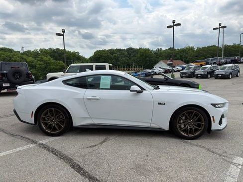 Used 2024 Ford Mustang GT Premium RWD image 8