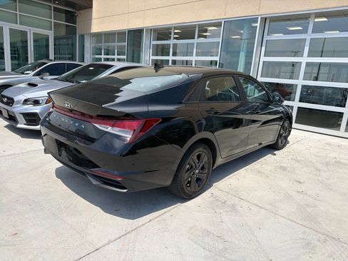 Certified 2023 Hyundai Elantra SEL FWD image 5