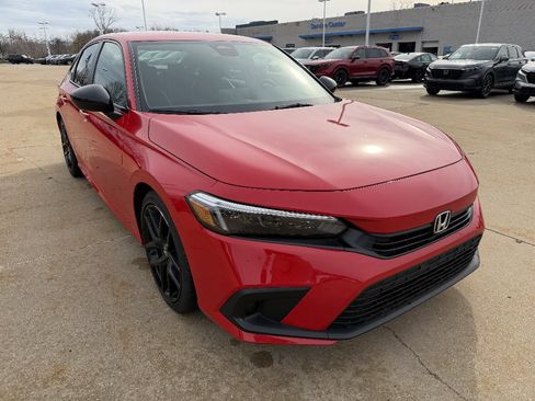 Used 2023 Honda Civic Sport image 2