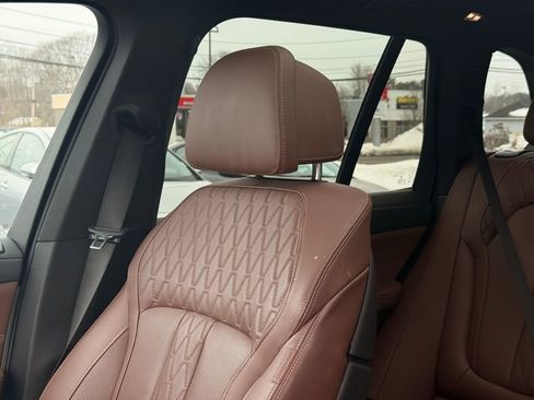 Used 2025 BMW X5 xDrive50e image 27