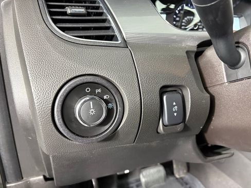 Certified 2019 Ford Taurus SEL w/ Equipment Group 201A image 14