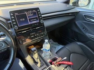 Used 2021 Toyota Avalon XSE video 1