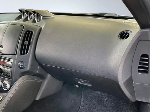 Used 2014 Nissan 370Z Coupe image 22