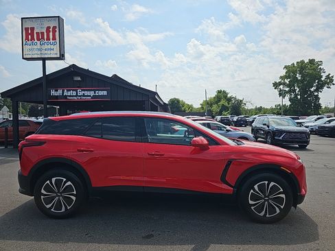 Used 2024 Chevrolet Blazer EV LT AWD/4WD image 2