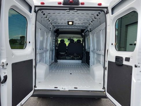 New 2024 RAM ProMaster 2500 w/ Convenience Group image 15