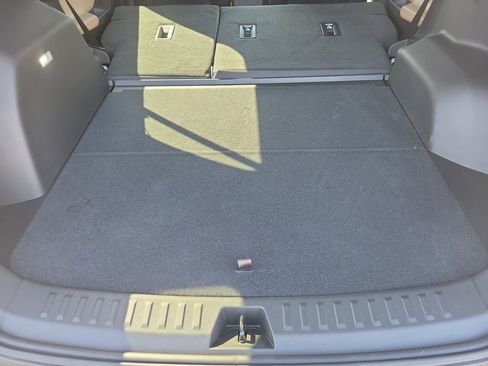 Used 2025 Chevrolet Equinox ACTIV w/ Convenience Package III image 9