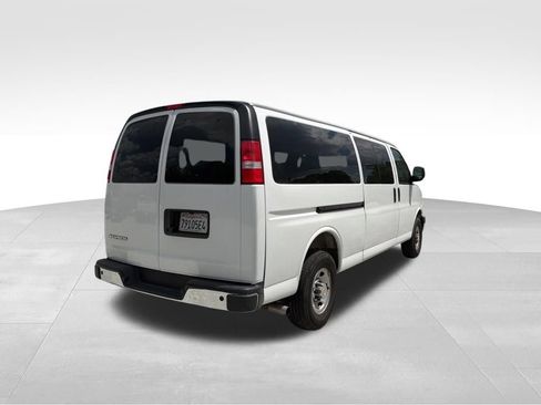 Used 2025 Chevrolet Express 3500 LT w/ LT Preferred Equipment Group RWD image 6