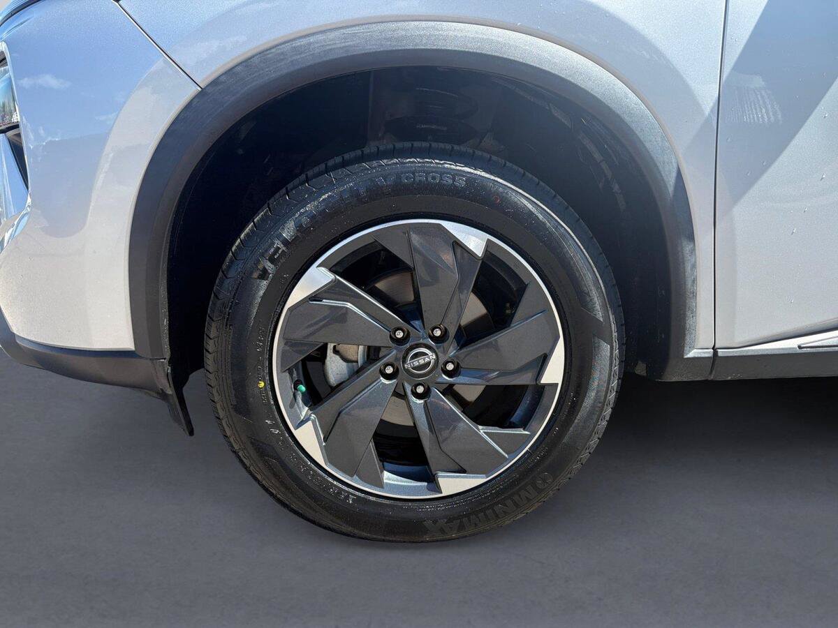 Used 2024 Nissan Rogue SV AWD/4WD image 14