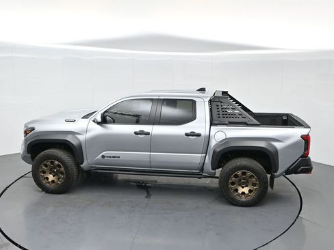 Used 2024 Toyota Tacoma Trailhunter image 60