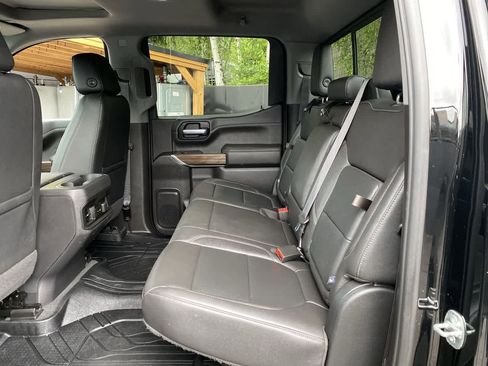 Used 2021 Chevrolet Silverado 1500 LT Trail Boss w/ Convenience Package II AWD/4WD image 16