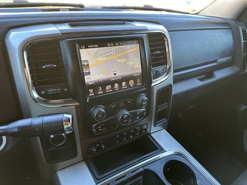 Used 2016 RAM 3500 Laramie w/ Convenience Group AWD/4WD image 8