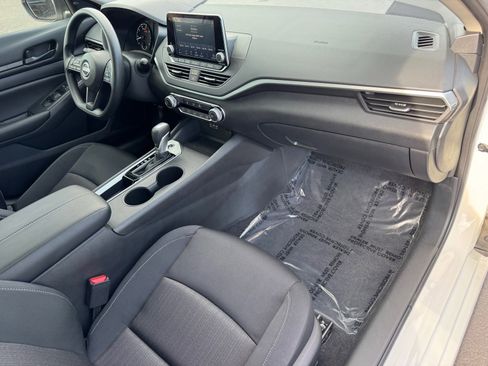 Used 2025 Nissan Altima 2.5 S image 13