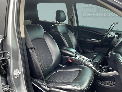 Used 2019 Dodge Journey Crossroad image 7