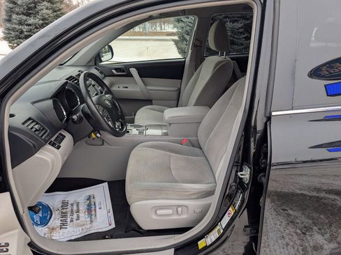 Used 2013 Toyota Highlander 4WD image 17