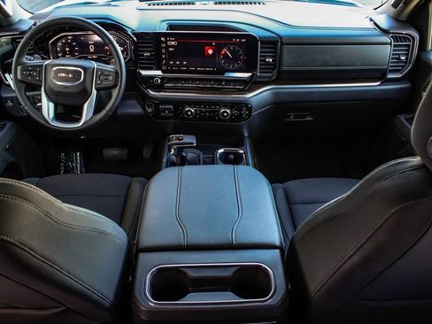 Used 2025 GMC Sierra 1500 Elevation image 34