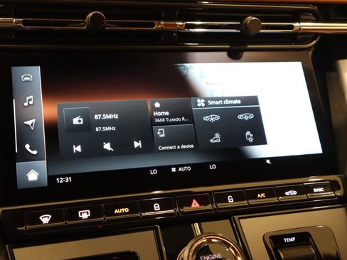 Used 2024 Aston Martin DB12 Coupe RWD image 33
