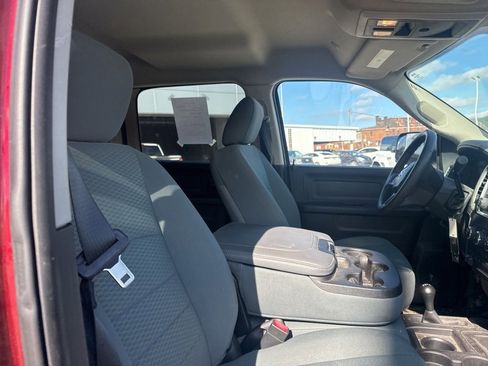 Used 2017 RAM 2500 Tradesman w/ Chrome Appearance Group image 8