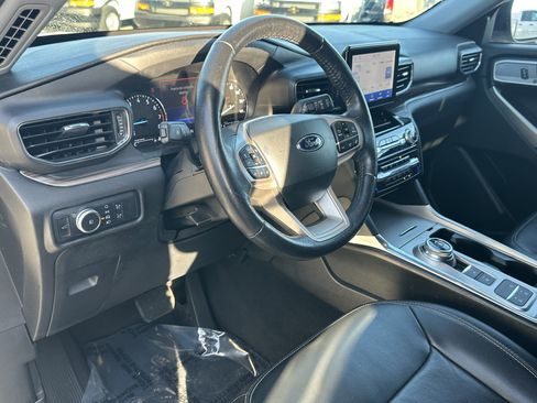 Used 2022 Ford Explorer Limited image 17