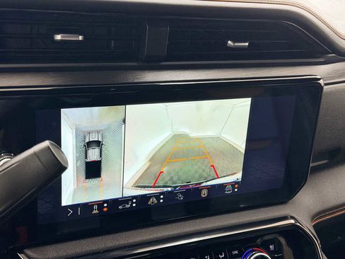 Used 2025 GMC Sierra 3500 AT4 w/ AT4 Premium Plus Package image 32