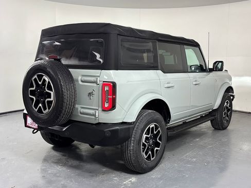 Used 2022 Ford Bronco Outer Banks image 7