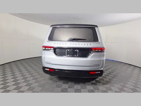 Used 2022 Jeep Grand Wagoneer Series III AWD/4WD image 41