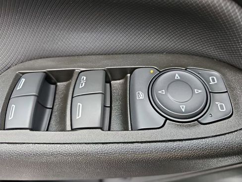 Used 2023 Chevrolet Equinox RS image 24