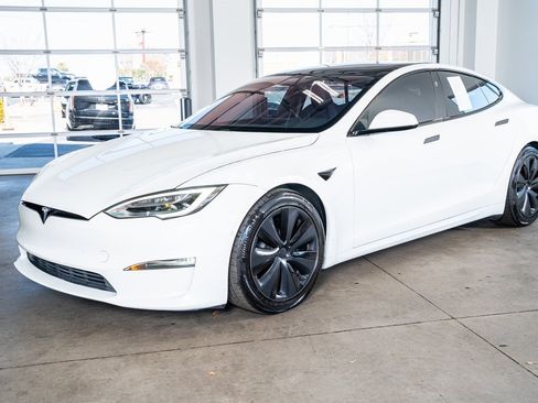 Used 2022 Tesla Model S image 11