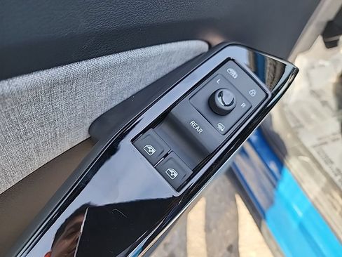 New 2026 Volkswagen ID.4 Pro AWD/4WD image 10
