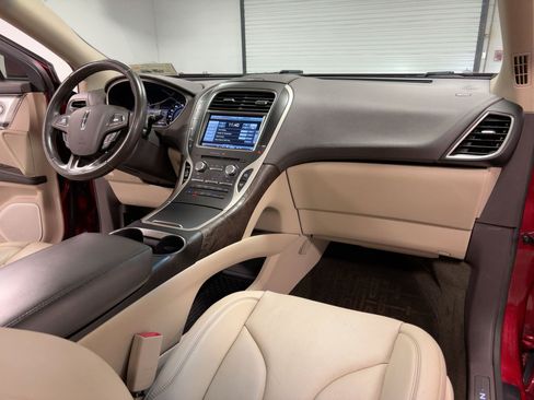 Used 2016 Lincoln MKX Reserve w/ Luxury Package image 29