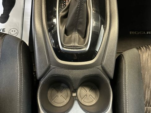 Certified 2019 Nissan Rogue SV image 30