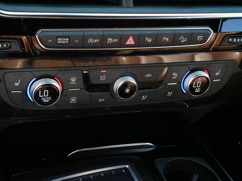 Used 2019 Audi Q7 3.0T Premium Plus w/ Premium Plus Package AWD/4WD image 25