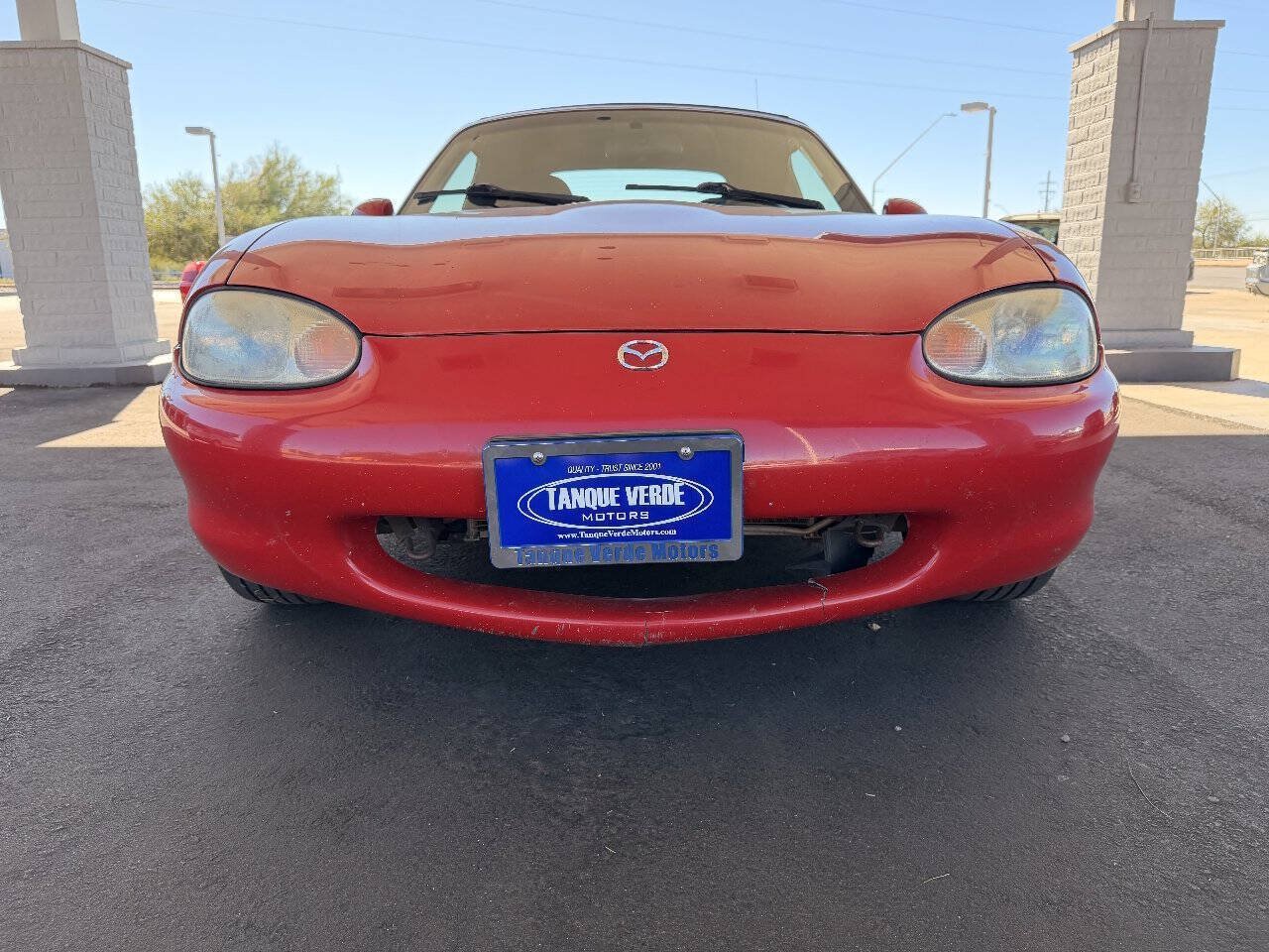 Used 1999 MAZDA MX-5 Miata RWD image 2