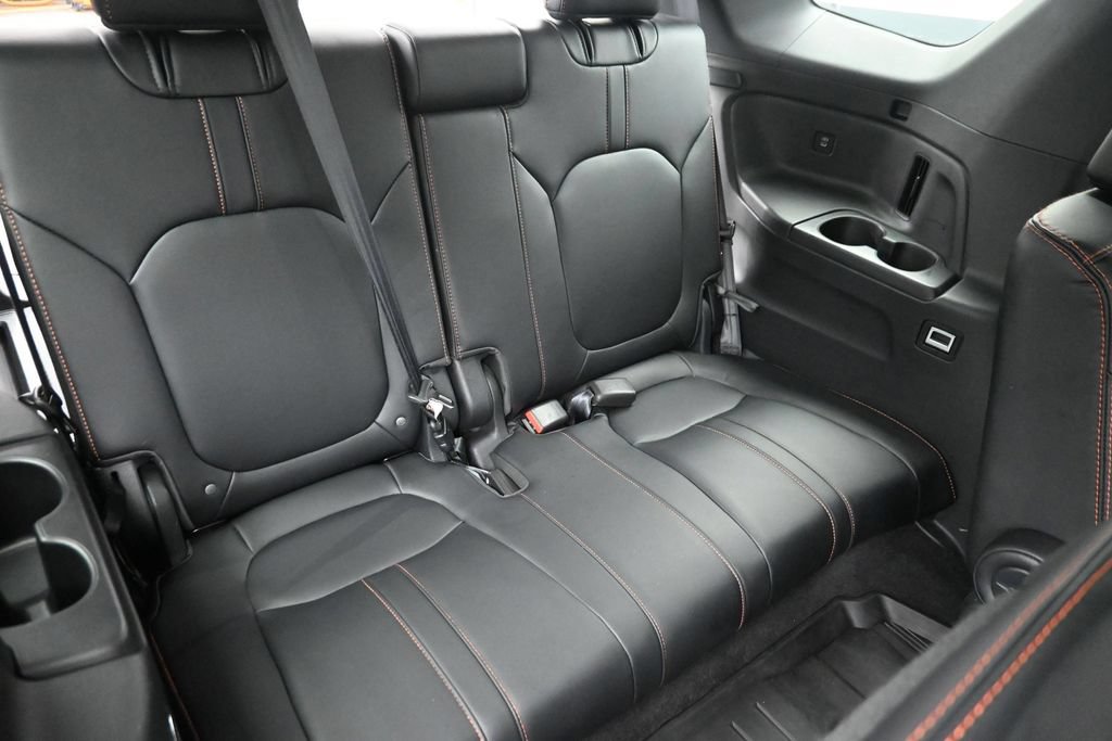 Used 2025 Honda Pilot TrailSport image 11