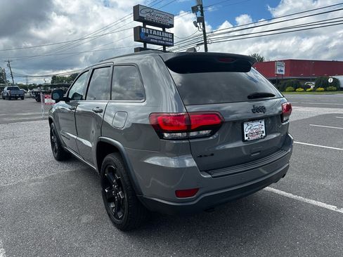 Used 2019 Jeep Grand Cherokee Laredo AWD/4WD image 7