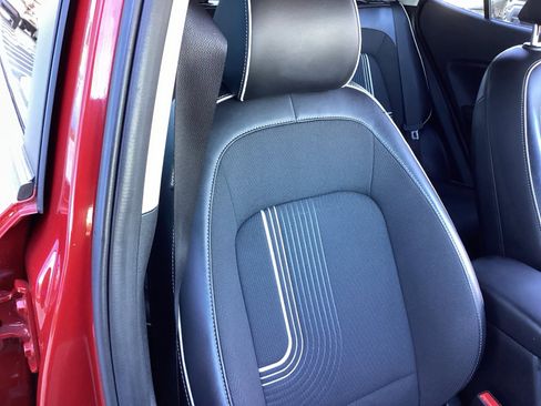 Used 2022 Hyundai Venue Limited w/ Cargo Package image 17