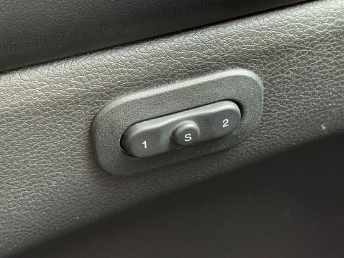 Used 2020 Jeep Grand Cherokee Limited w/ Luxury Group II image 17