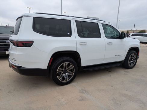 Used 2024 Jeep Wagoneer Series II w/ Flexible Seating Group image 2