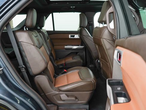 Used 2024 Ford Explorer King Ranch w/ Technology Package AWD/4WD image 13