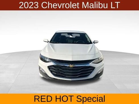 Used 2023 Chevrolet Malibu LT image 2