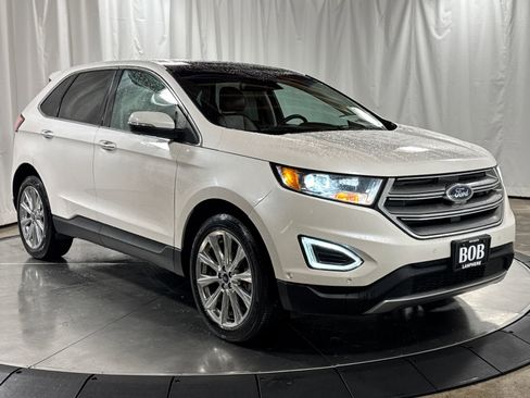 Used 2018 Ford Edge Titanium w/ Equipment Group 302A AWD/4WD image 7