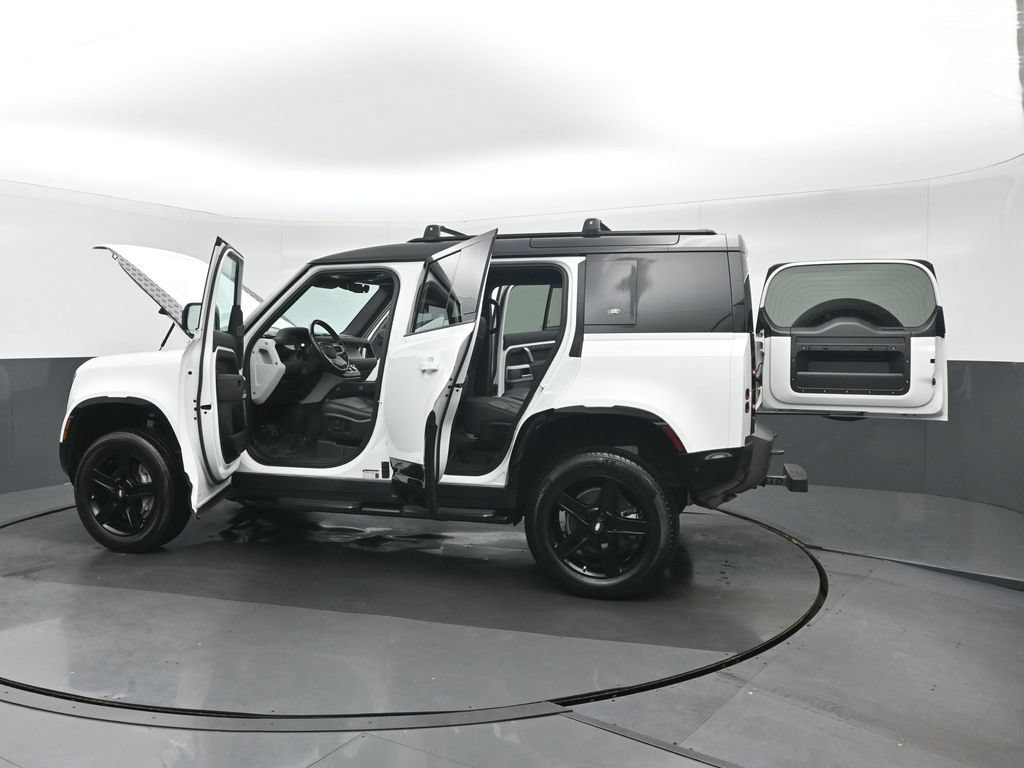 Used 2023 Land Rover Defender 110 X-Dynamic SE AWD/4WD image 42