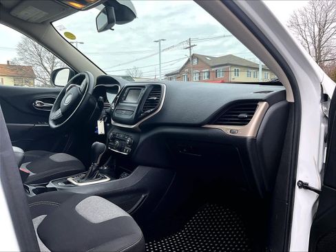 Used 2016 Jeep Cherokee Sport w/ Cold Weather Group image 14