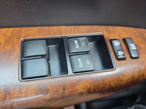 Used 2013 Toyota Tundra Limited AWD/4WD image 26