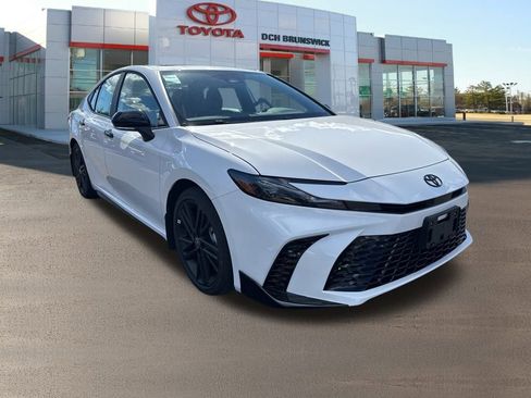 New 2026 Toyota Camry Hybrid image 3
