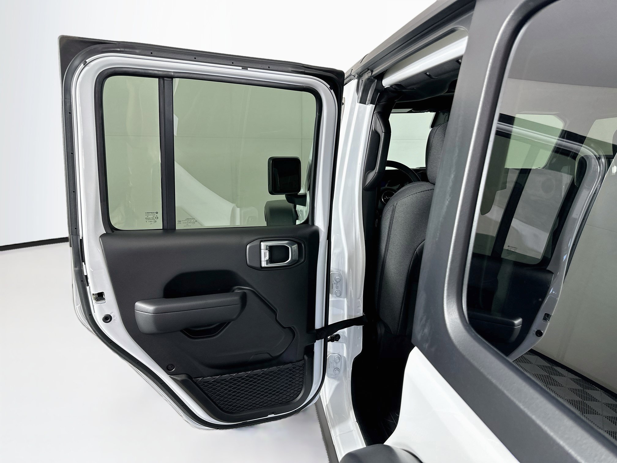 Used 2024 Jeep Wrangler Unlimited AWD/4WD image 24