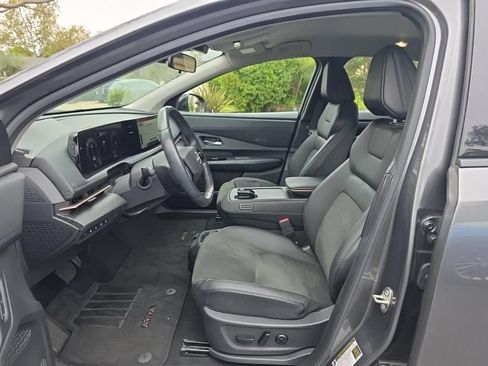 Used 2023 Nissan Ariya FWD image 3