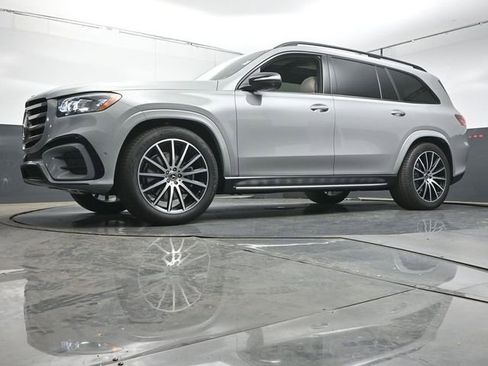 New 2026 Mercedes-Benz GLS 450 4MATIC image 36