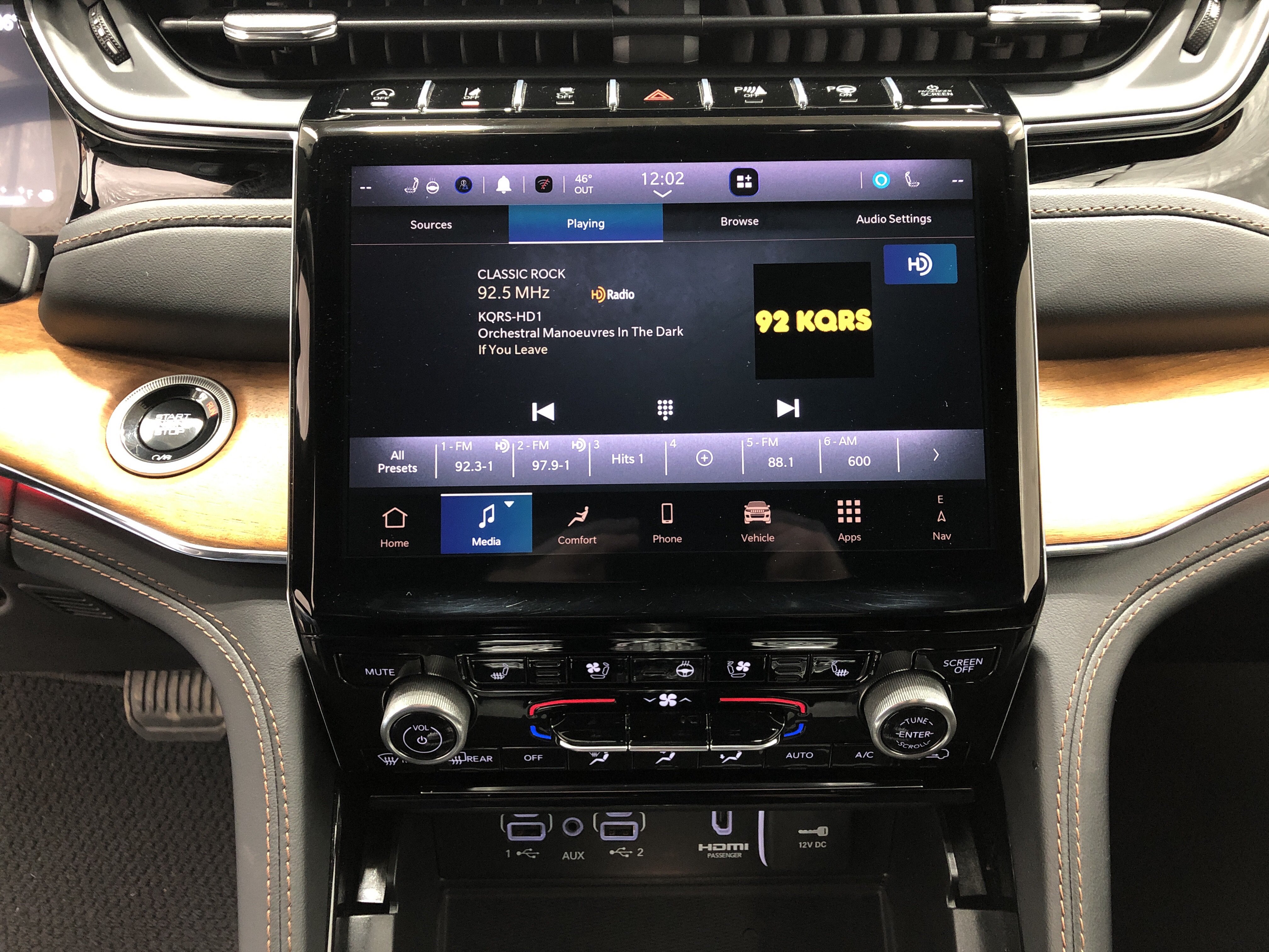 Certified 2024 Jeep Grand Cherokee Summit AWD/4WD image 23
