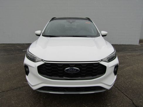 Used 2023 Ford Escape ST-Line Select w/ Tech Pack #2 AWD/4WD image 3