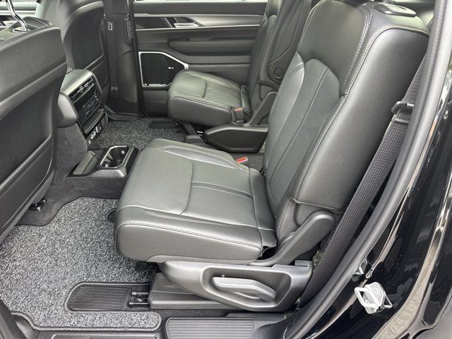 New 2026 Jeep Grand Wagoneer 4WD image 22